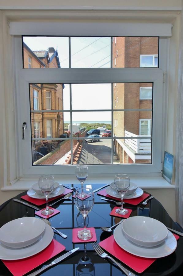 The Coach House Apartment Lytham St Annes Bagian luar foto