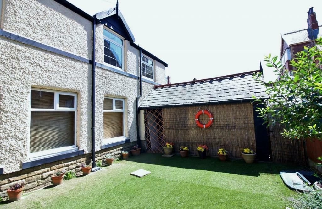 The Coach House Apartment Lytham St Annes Bagian luar foto